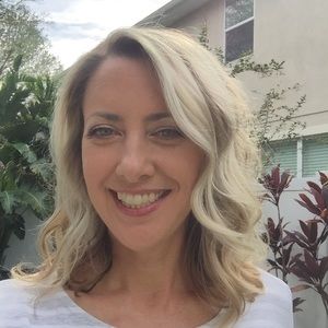 Meet your Posher, Carey